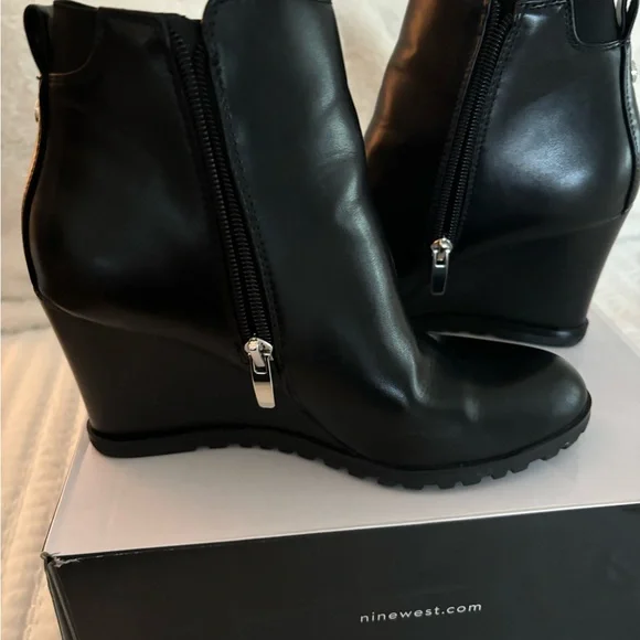 NINE WEST Wedge Booties - Picture 5 of 9